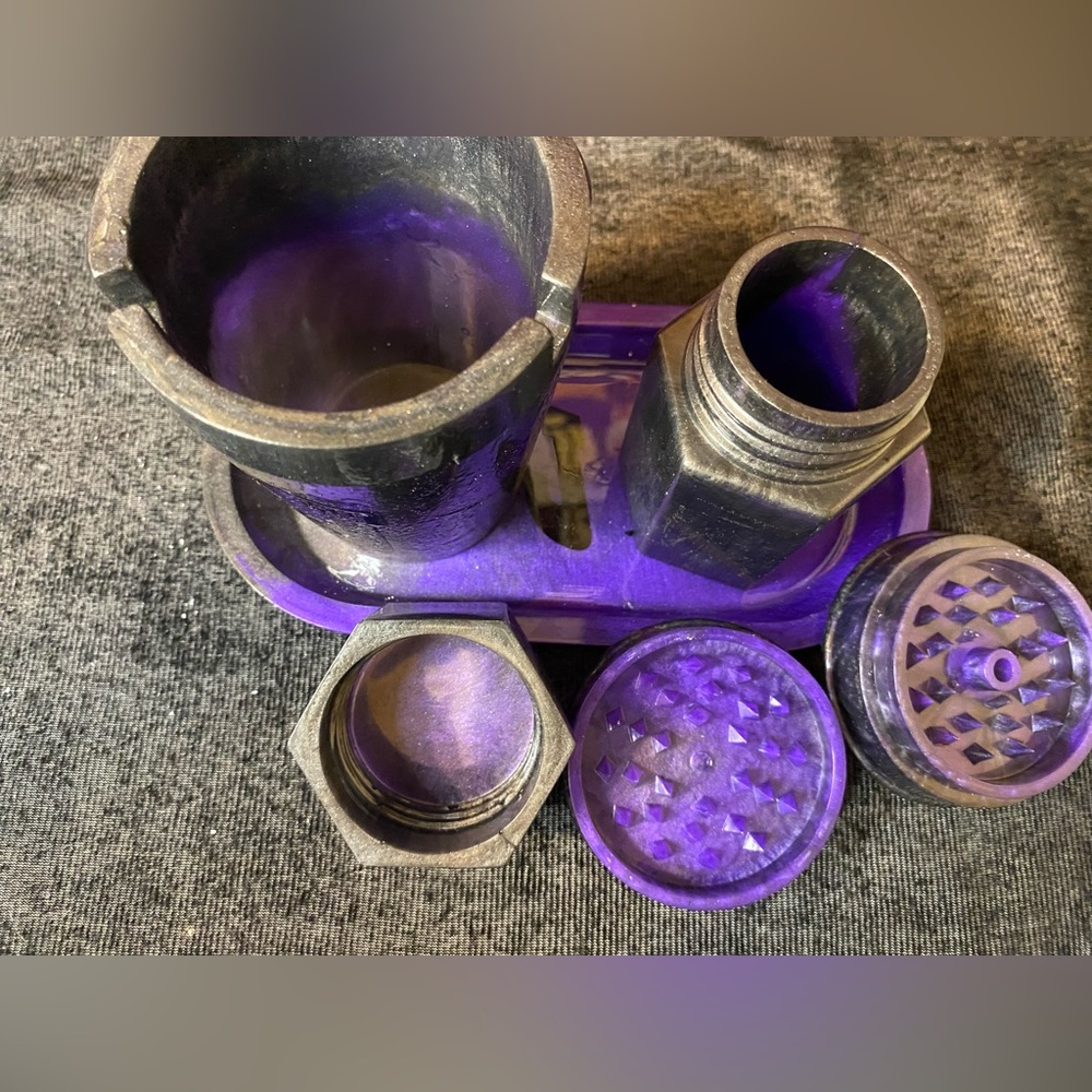 Resin Set - Picture 2 of 3
